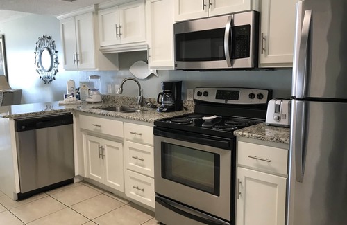 Gulf Shores Condo | Surf Side Shores 1205 2 bd 2 ba gulf-front