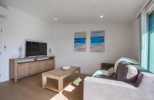 Beach Barber Tract Apartment | Surf Spot 4