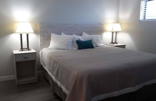 South End Hotel | Surf Suites