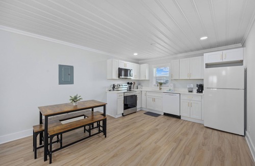 North Myrtle Beach Apartment | Surf Sun Pura Vida 3 | Steps 2 Sand & Surf Vibes