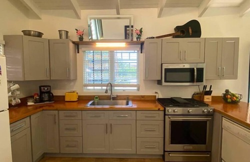 Nazareth Apartment | Surfer Shack 2 King Bedrooms (1 is a Loft)