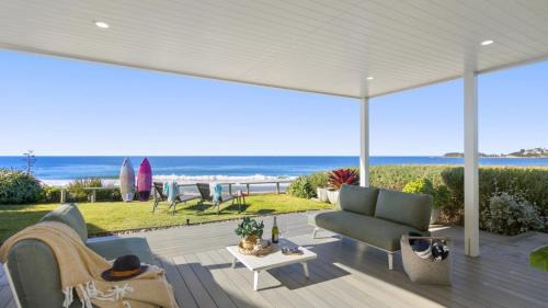 Wamberal House | Surfers Corner on Wamberal Beach