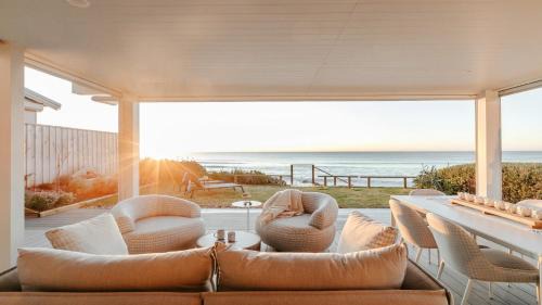 Wamberal House | Surfers Corner on Wamberal Beach