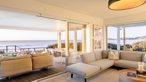 Wamberal House | Surfers Corner on Wamberal Beach