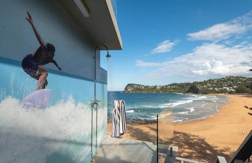 Whale Beach House | Surfers Paradise - Direct Beachfront