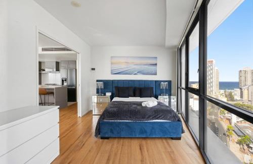 Surfers Paradise Apartment | Surfers Paradise Stunning Getaway with Ocean and River Views