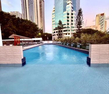 Surfers Paradise Apartment | Surfers Paradise Stunning Getaway with Ocean and River Views