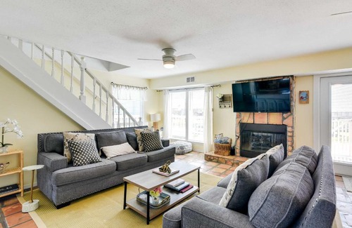 Freeport House | Surfside Beach Home with Deck, Views and Beach Access!