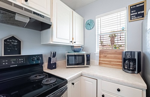 Gulf Breeze Cottage | Surfside Cottage near Navarre Beach