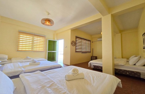 San Juan Hostel | Surfside hostel LU Surftown