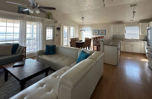Surfside Beach House | Surfside Oasis Family Retreat: Beachfront, 2 houses, 6 Bed/6 Bath, Pool, Spa