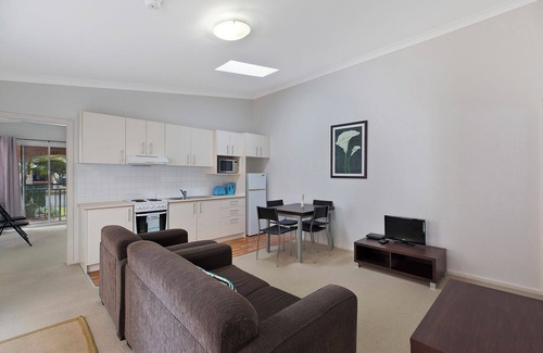 The Entrance Apartment | Surfside Palms 14