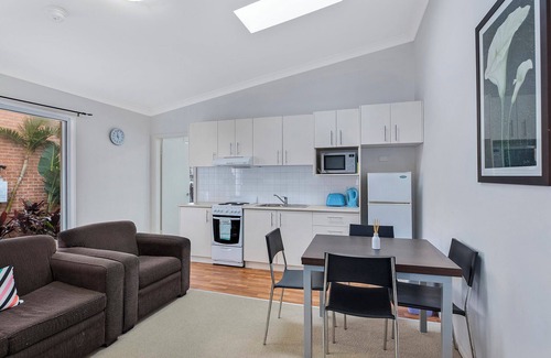 The Entrance Apartment | Surfside Palms 14