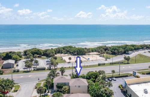Indialantic House | Surfside Paradise Retreat - 3BR and 2BA Duplex, Grill, DOG FRIENDLY - Close to the Beach!