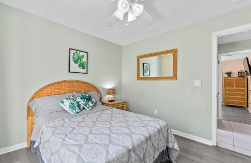 Indialantic House | Surfside Paradise Retreat - 3BR and 2BA Duplex, Grill, DOG FRIENDLY - Close to the Beach!