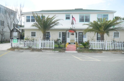Tybee Island Apartment | Surfside Quarters - 7A