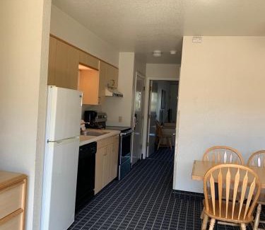 Rockaway Beach Hotel | Surfside Resort