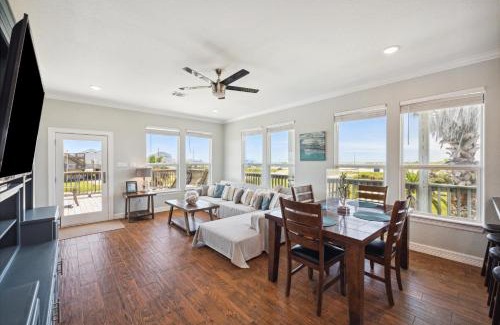 Surfside Beach House | Surfside Retreat - Beautiful Views & Steps from the Beach!