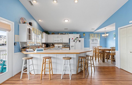 Surf City House | Surfside Serenity Villa - Steps to the Beach