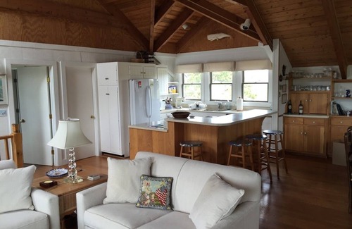Surfside House | Surfside Summer Rental, walking distance to beaches!