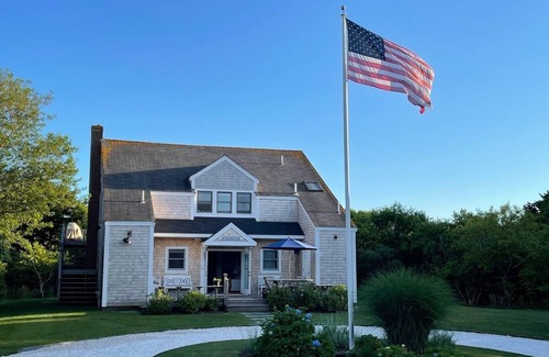 Surfside House | Surfside Summer Rental, walking distance to beaches!