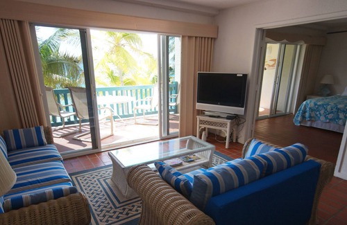 Nazareth Condo | Surfside Villa ,Beachfront, comfortable, cozy secure and on the water!!!!