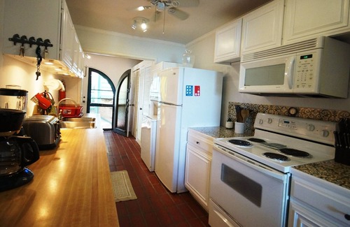 Nazareth Condo | Surfside Villa ,Beachfront, comfortable, cozy secure and on the water!!!!