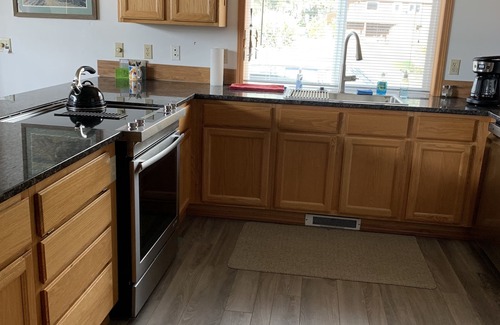 Neahkahnie Beach House | Surfwatcher: Great Ocean View, Across from Beach in Neahkahnie. Sleeps 8
