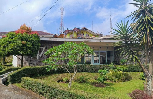 Cisarua Villa | Surga Family House