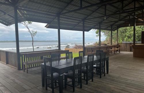 Sinabang Hotel | Surge Surf Villas