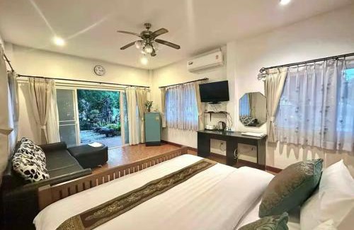 Huai Yang Villa | Surinbeach Double Room 101