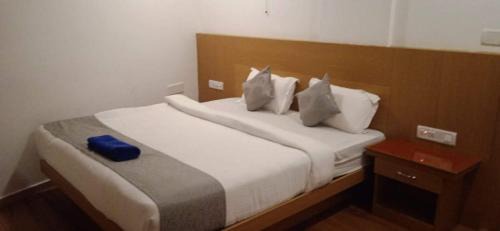 Virarajendrapet Hotel | SUROOR Recidency