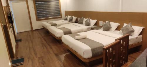 Virarajendrapet Hotel | SUROOR Recidency