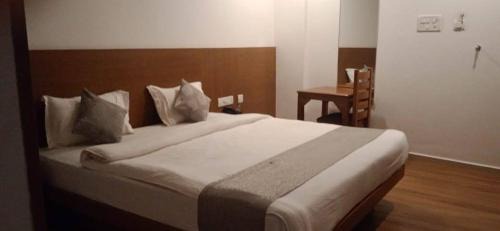 Virarajendrapet Hotel | SUROOR Recidency