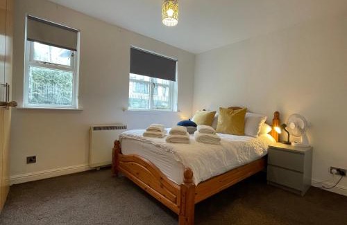 Surrey Docks Apartment | Surrey Docks London near Canada Water Easy Access to Canary Wharf Pier