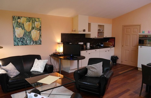 Elberfeld Apartment | Surrounded by greenery, yet centrally