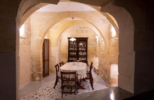 Kercem House | SurWig Vacation Townhouse