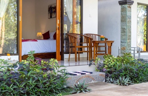 Penida Island House | Surya Maha Bungallo(Double bed with Pool view)