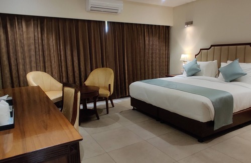Patia Hotel | SURYANSH HIGH CITY