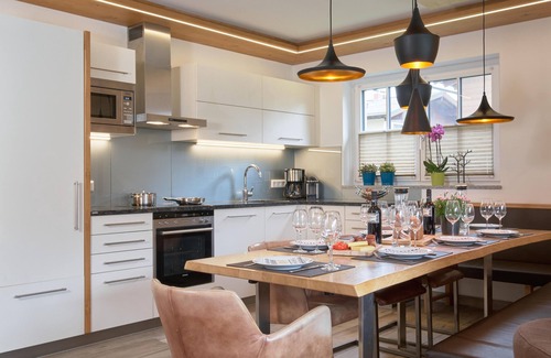 Piesendorf Apartment | Sustainable apartment with terrace and wellness
