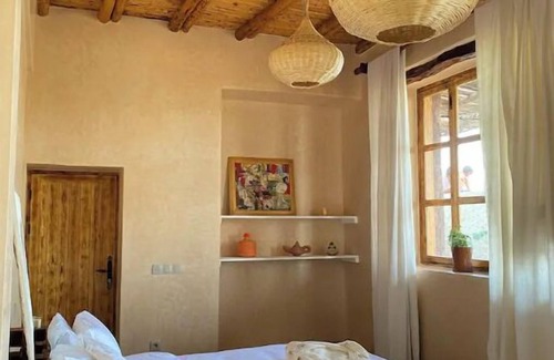 Tidzi Other | Sustainable Family Farm House with Pets & Pond
