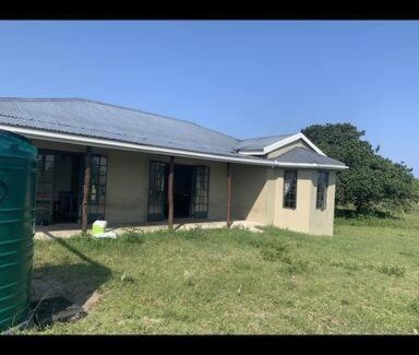 uMhlabuyalingana House | Suthu Farm House