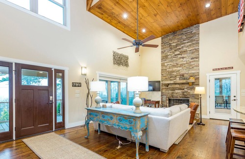 Pisgah Forest House | Sutton Knob dog-friendly home w/ Pisgah views, WiFi, central AC, & full kitchen