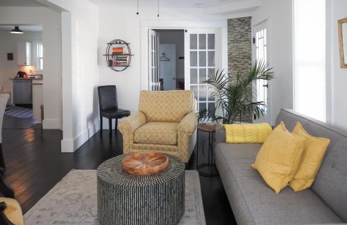 Suttons Bay House | Suttons Bay Home In Town - 2 Blocks to Beach!
