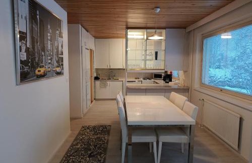 Tampere Apartment | Suuri huoneisto isommalle ryhmälle/Large apartment for bigger group