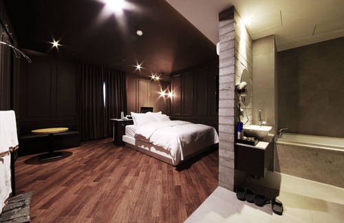 Guun-dong Hotel | Suwon Guundong Wol