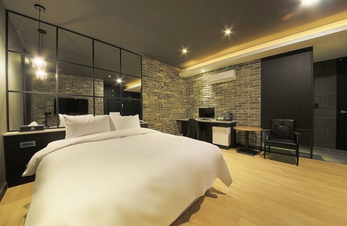 Guun-dong Hotel | Suwon Guundong Wol
