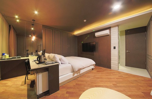 Guun-dong Hotel | Suwon Guundong Wol