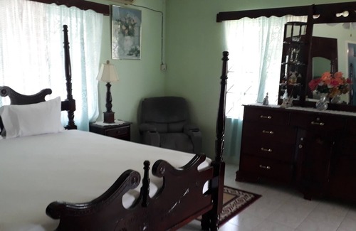 Lucea Bed & Breakfast | Suzette's Homestay