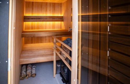 Klaipeda District Municipality Boat Rental | Svencele Boats namas-laivas su sauna reikalingos laivavedžio teisės